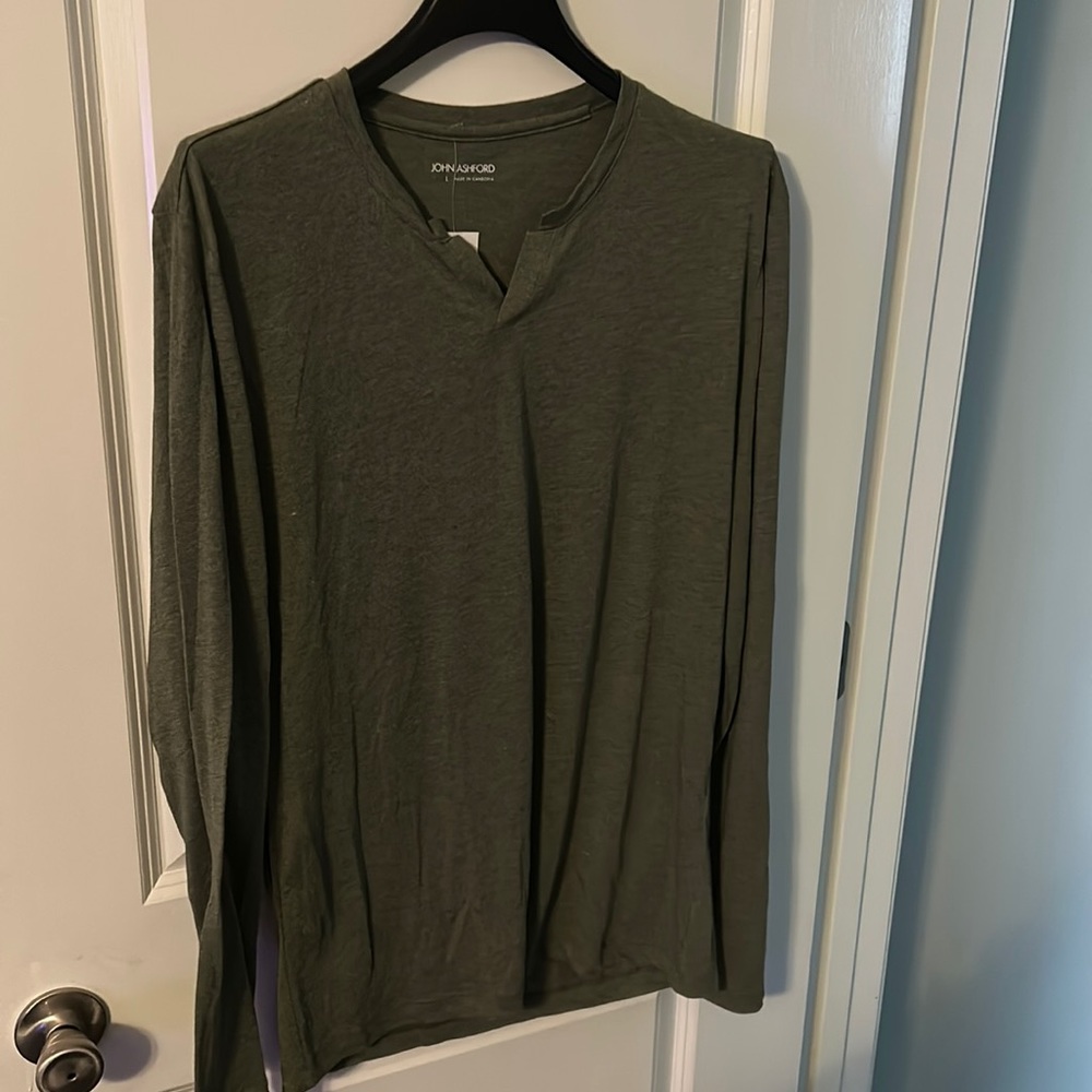 NWT men’s long sleeve tshirt (L)